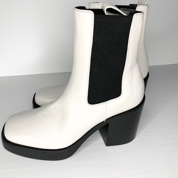 Balenciaga Leather Chelsea Boots White - Picture 2 of 8